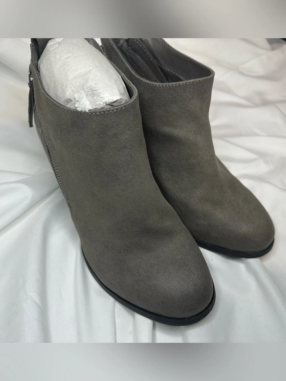 Torrid Gray Suede Ankle Booties - Classic Side-Zip Heel size 9